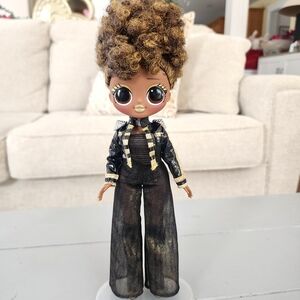 MGA LOL OMG Royal Bee AA Fashion Doll Big Curly Hair Big Eyes Sweet